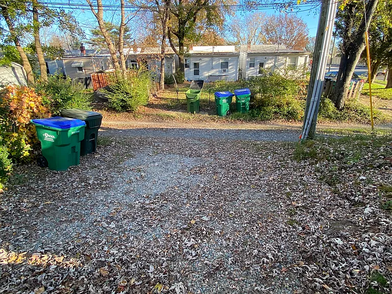 3200 Rosewood Ave — Photo 7