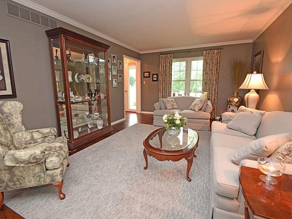 3rd image of 3278 Triplecrown Dr