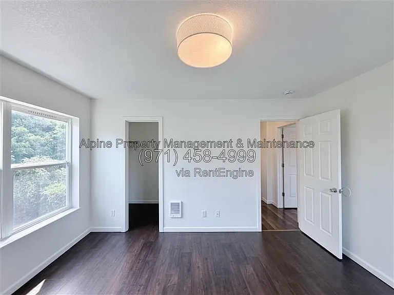 5238 NE 14th Pl — Photo 25