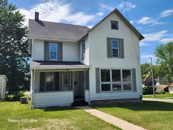 1602 S Highland Ave, Freeport, IL 61032
