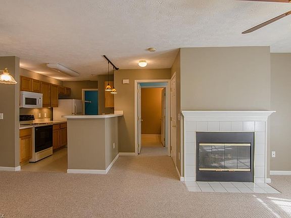 4th image of 14802 Lenox Dr #202