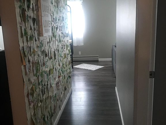 5th image of 15930 109th Ave