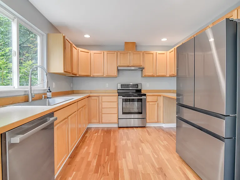 16920 Tulip Ln — Photo 10