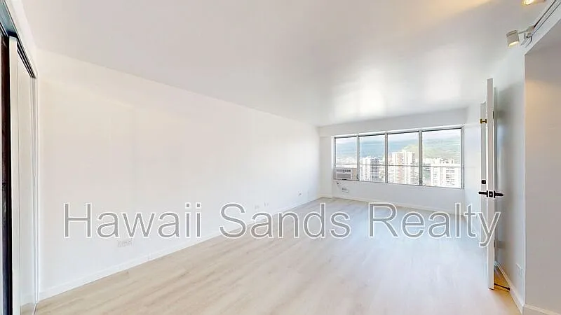 Studio, 1.0 bath, 400 sqft, $2,000 — Photo 2