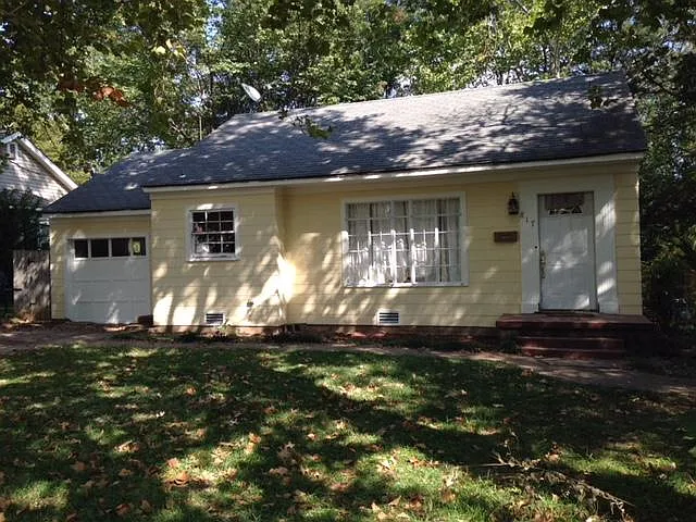 817 S Blakeley St — Photo 1