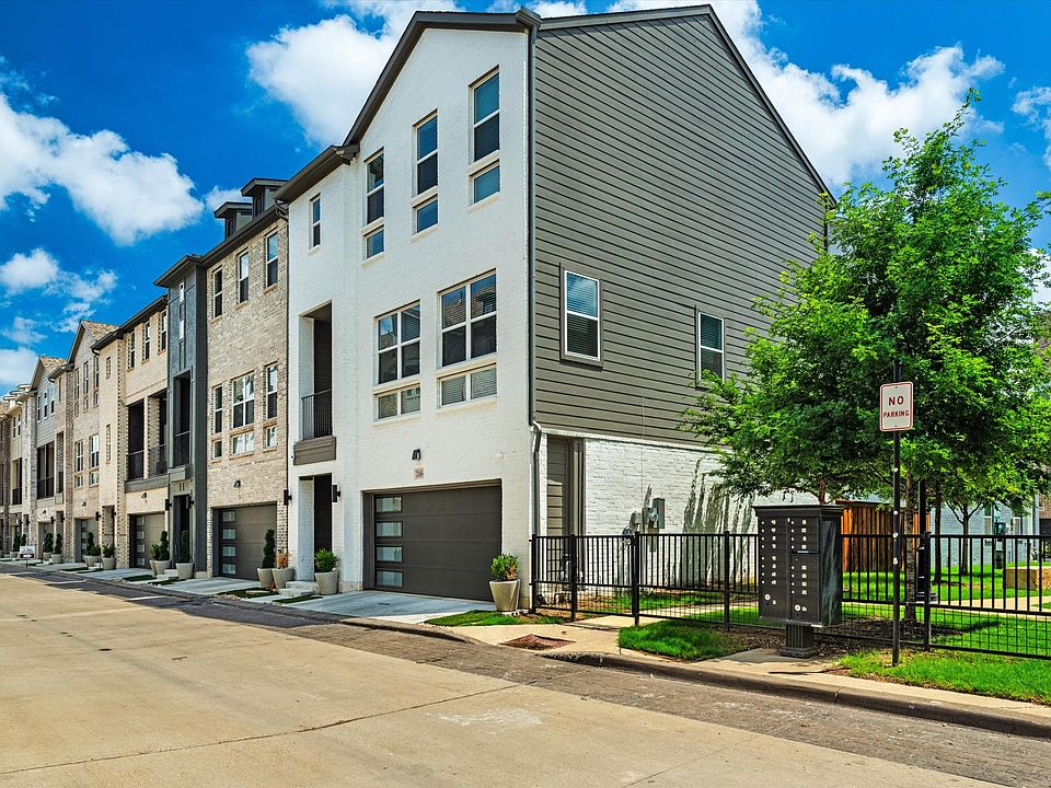 1st image of 2604 Carmelita St