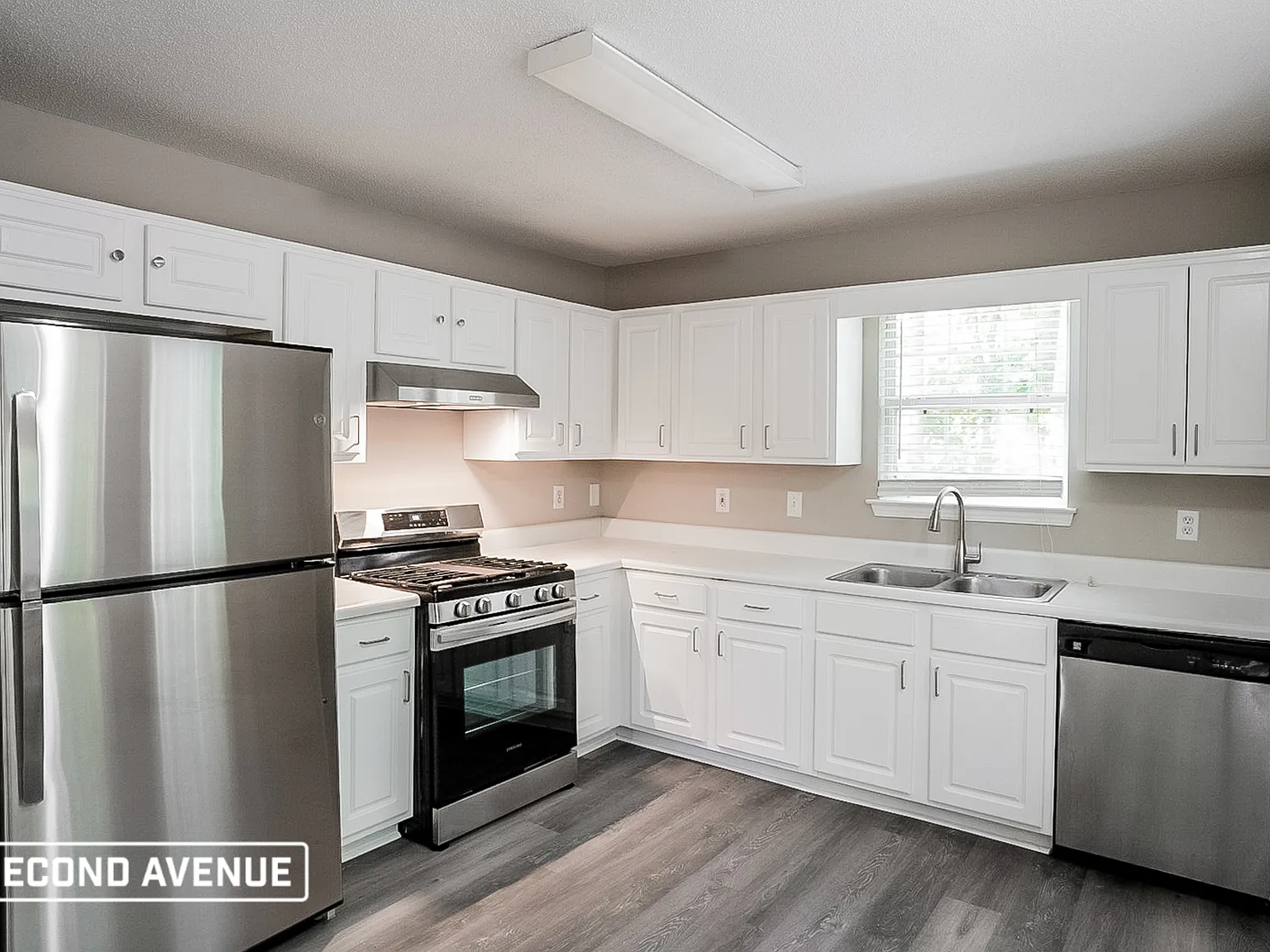 4 bed, 3.0 bath, 2500 sqft, $2,108 — Photo 3