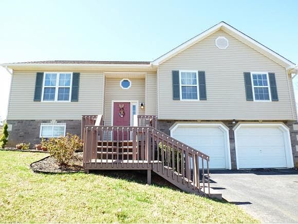 1st image of 108 Persimmon Ln