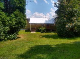 359 Huffs Ln, Chester, WV