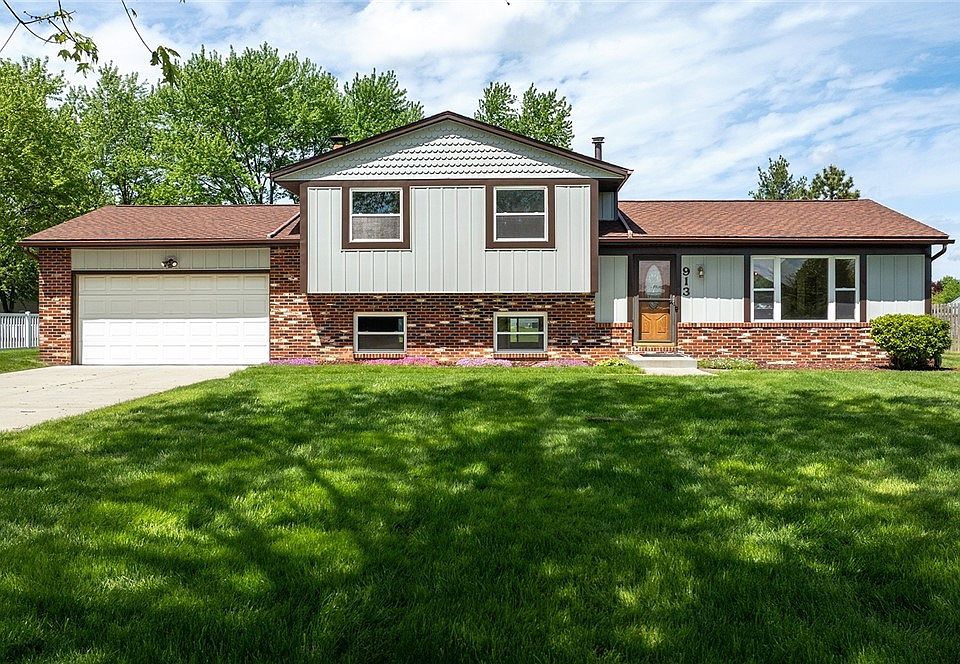 1st image of 913 Sherwood Dr