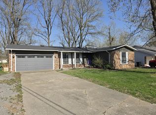 8 Buena Vista Dr, Murphysboro, IL 62966
