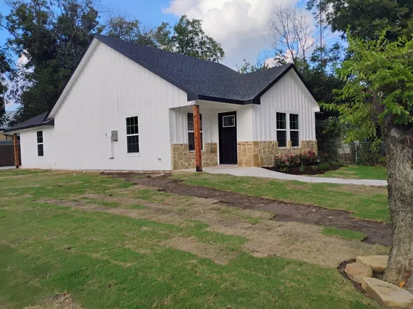 801 NE 1st St, Mineral Wells, TX 76067