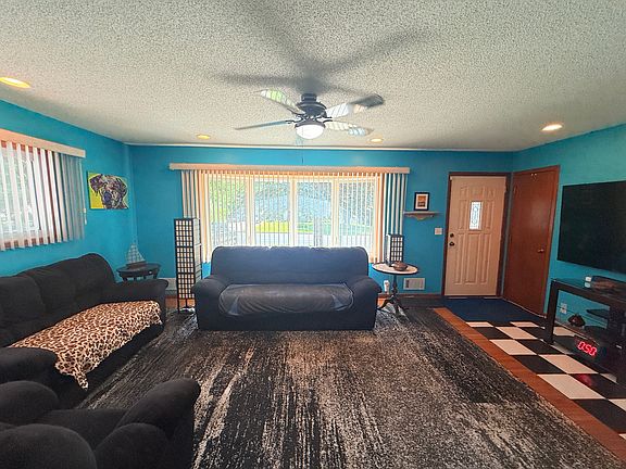 5th image of 2055 English St