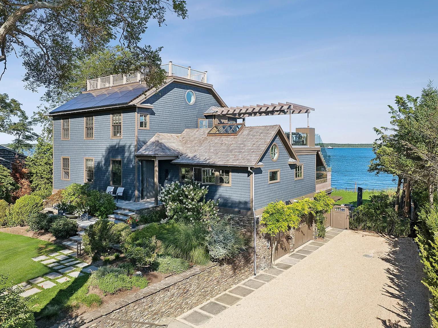 Luxurious Waterfront Retreat Sag Harbor — Photo 3