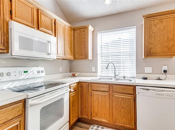 5th image of 745 Cedar Leaf Cir