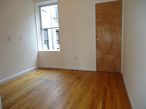 3rd image of 524 Lafayette Ave #9