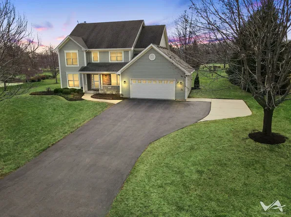 365 Meadow Vw, Burlington, IL 60109