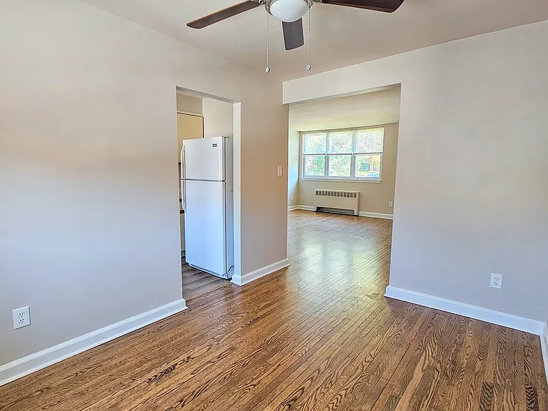 24 Surrey Rd #4 — Photo 14