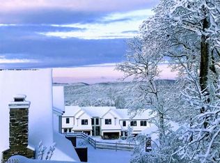 19 Primrose Ln, Hackettstown, NJ 07840