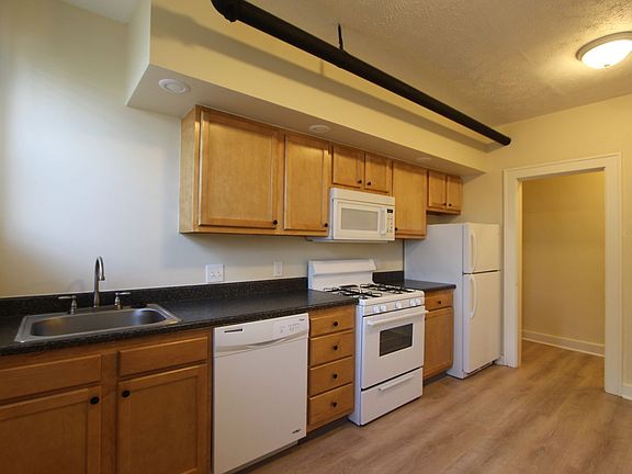 3rd image of 2979 Glenmore Ave APT 7