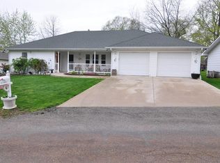 504 4th St, Pilot Grove, MO 65276