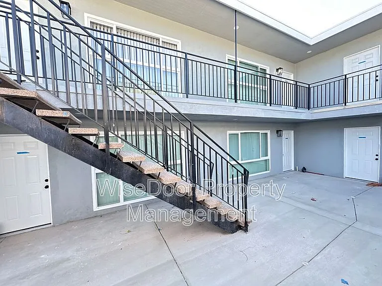 10392 Lampson Ave — Photo 18
