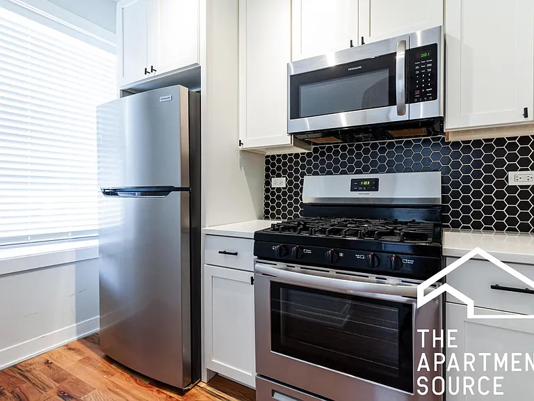 650 W Wrightwood Ave #654-403 — Photo 2