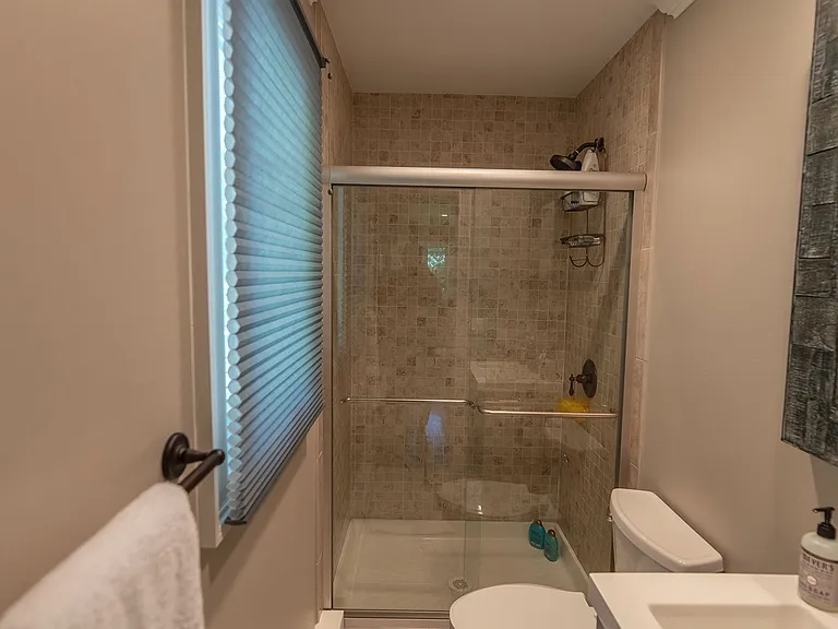 36 Tyrone Dr — Photo 9