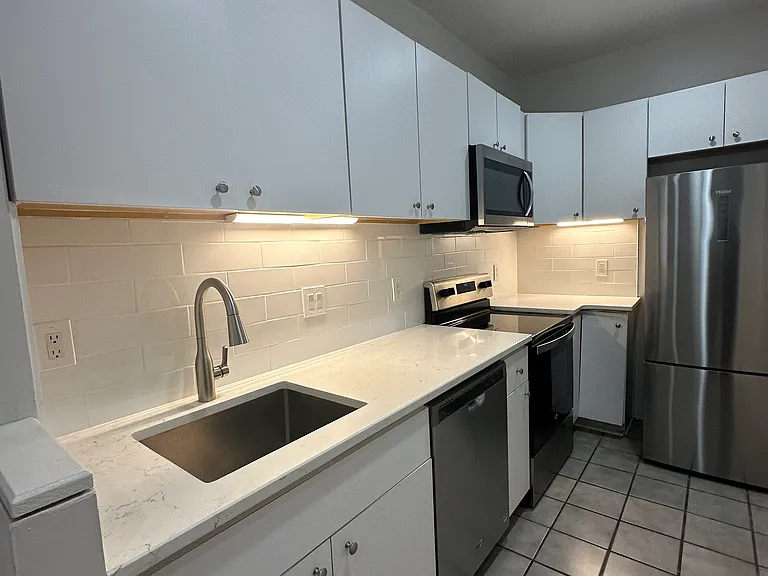 343 S 18th St #2 — Photo 5