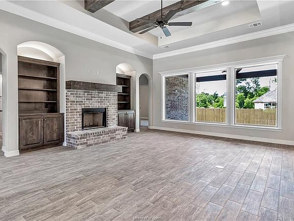2nd image of 1400 Crystal Ln