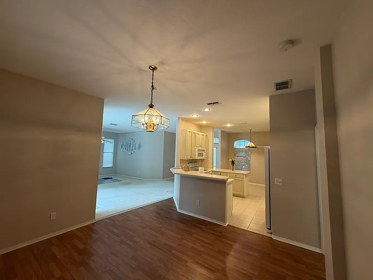 6290 Buckingham St — Photo 7