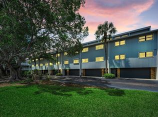 12208 2nd St E #602, Treasure Island, FL 33706
