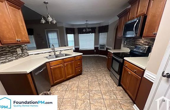 4th image of 4087 Sidlehill Dr