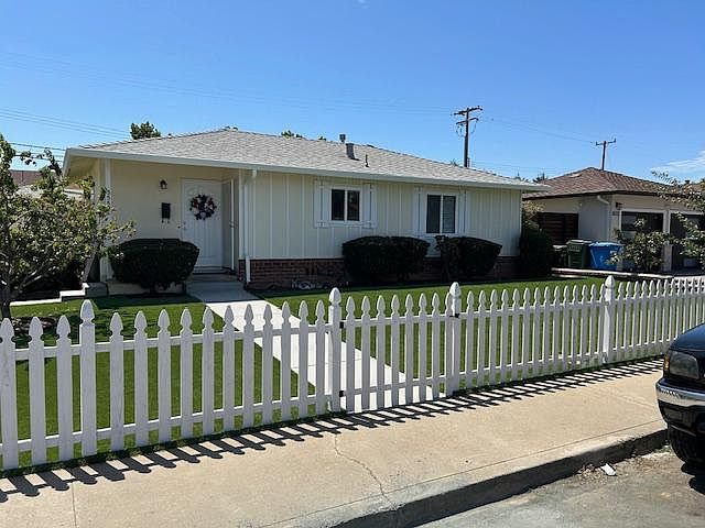 1st image of 3560 Bennett Ave