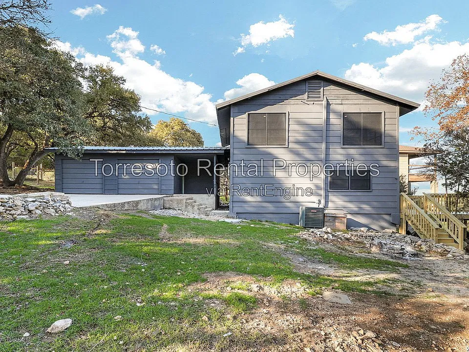 1122 Oakridge Ln