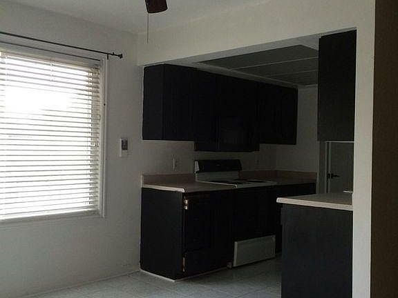 3rd image of 1608 W Sunriseplace S