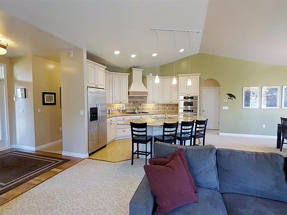 5th image of 1100 Poplar Dr