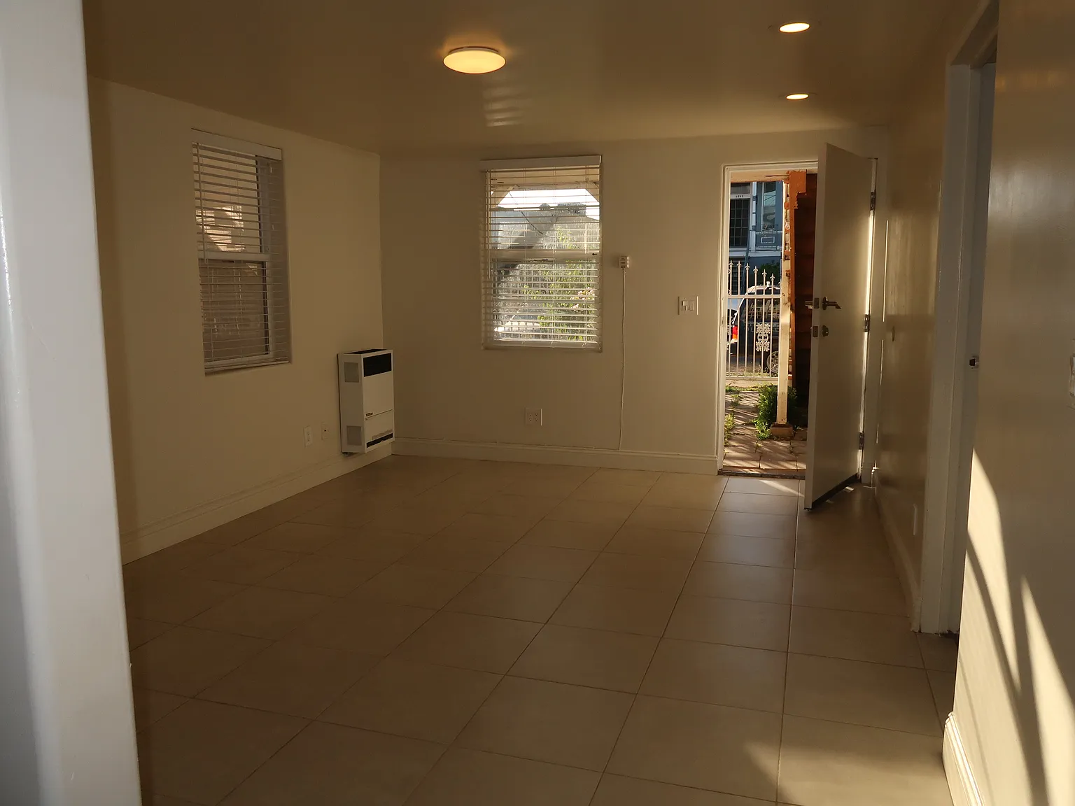 1050 44th Ave — Photo 3