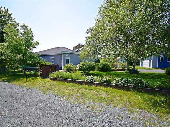 2nd image of 1750 Torbay Road