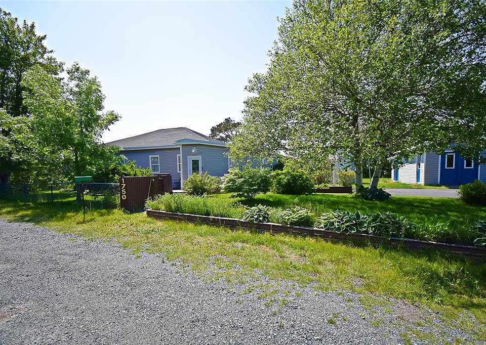 1st image of 1750 Torbay Road