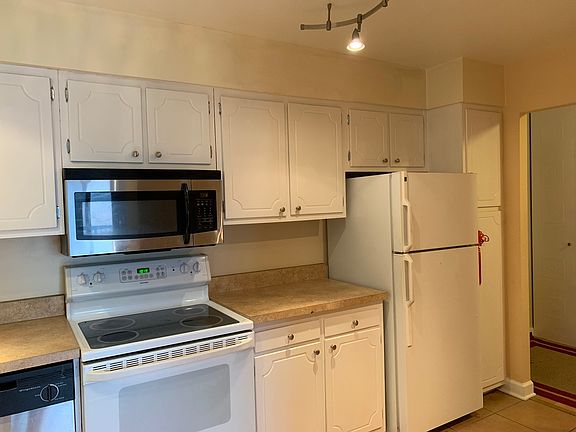 5th image of 4224 Saratoga Ave APT J303