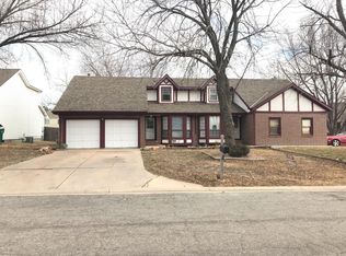 1516 S Goebel Cir, Wichita, KS 67207