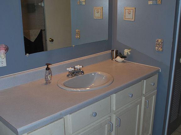 3rd image of 351 Walnut Dr