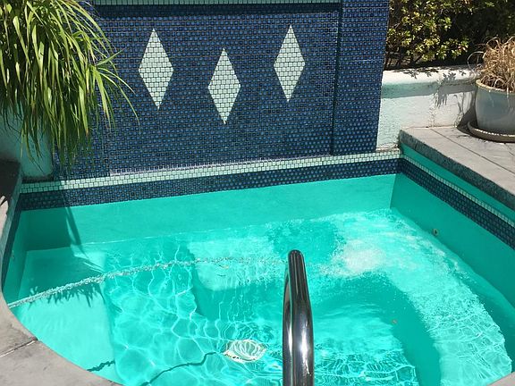Inground jacuzzi