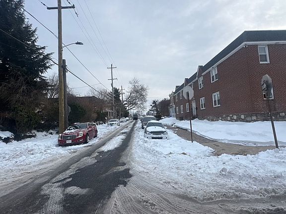 4th image of 308 W Grange Ave