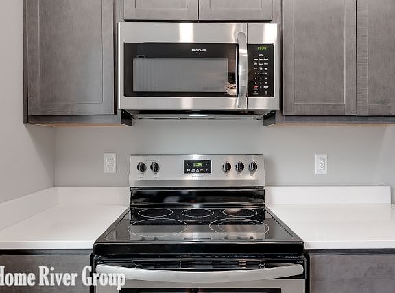 3rd image of 1691 Smith Ave Unit 2