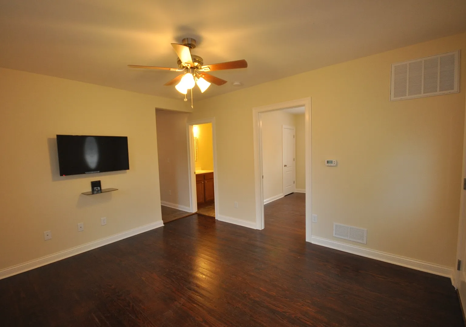 628 Addison Avenue - Real Quiet — Photo 4