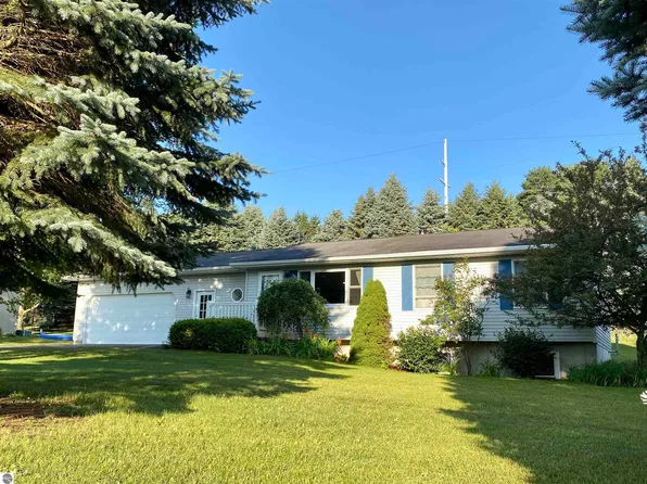 12210 S Lincoln Hollow Ct, Cedar, MI 49621