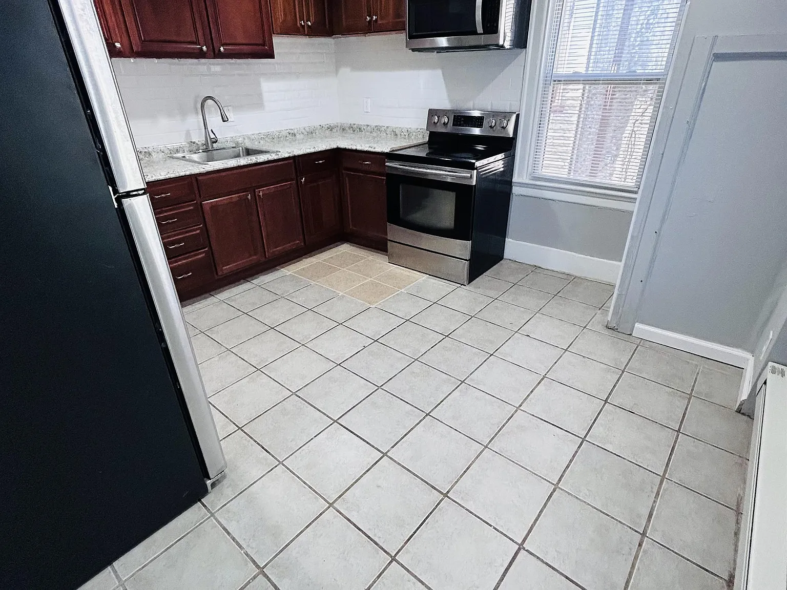 1221 Lindley Avenue - 2 — Photo 3