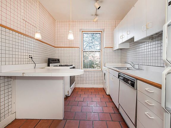 5th image of 33-15 80th St APT 1